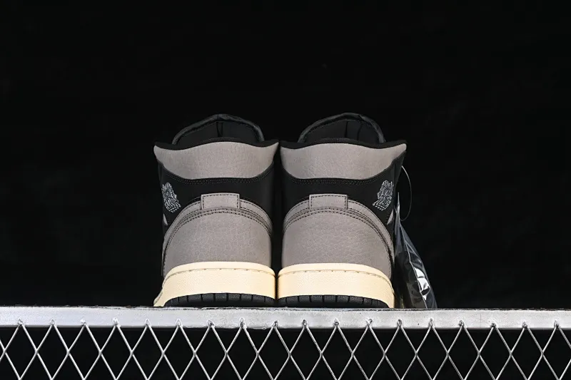 All categories Air Jordan Jordan series basketball shoes Air Jordan 1 Mid Air Jordan 1 Mid AJ1 Joe 1 gray black Chinese culture and leisure sneakers IB7110-002